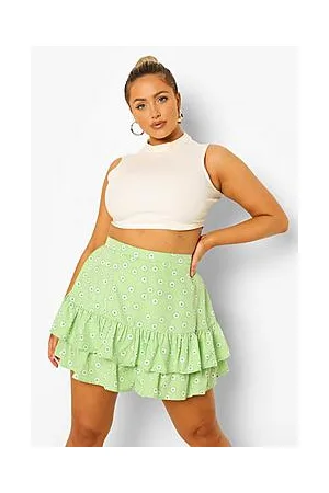 Boohoo Plus Ditsy Floral Flippy Shorts