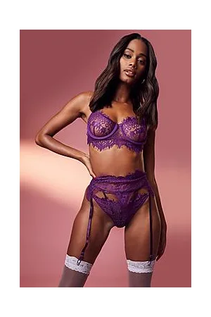Boohoo Eyelash Lace Bralet Suspender and Thong Set