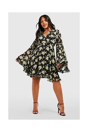 Boohoo Plus Floral Wide Sleeve Skater Dress