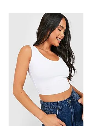 Boohoo Petite Amanda Lettuce Hem V Neck Crop Top