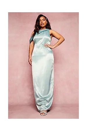 Boohoo Plus Bridesmaid Slash Neck Maxi Dress