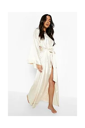 Boohoo Tonal Satin Oversized Sleeve Robe
