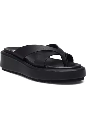 A Pair Round Plateau Flipflop Shoes Summer Shoes Sandals Musta