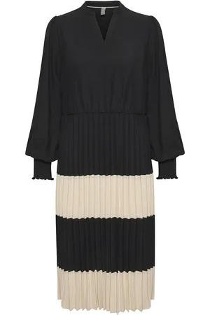 Culture Cubetty Dress Polvipituinen Mekko Black