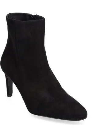 A Pair Rounded Classic Bootie Shoes Boots Ankle Boots Ankle Boots With Heel Black