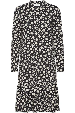 Masai Manoelia Polvipituinen Mekko Black