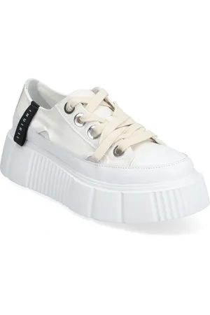 INUIKII Matilda Canvas Low 23 Designers Sneakers Low-top Sneakers Cream