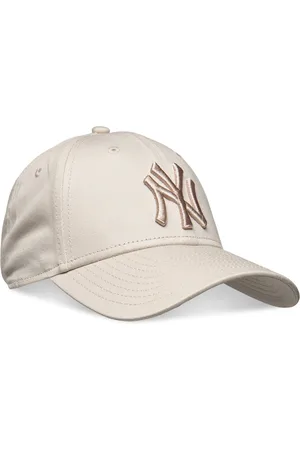 New Era League Essential 9Forty Neyya Sport Headwear Caps Cream