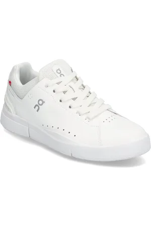 On Running The Roger Advantage Sport Women Sport Shoes Sport Sneakers Sport Low Top Sneakers White