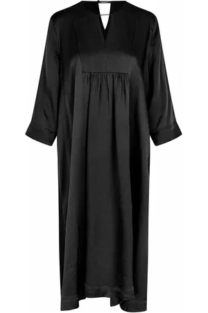 Masai Manadyne Polvipituinen Mekko Black