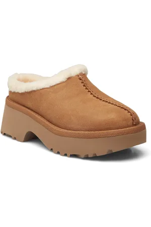 UGG W New Heights Cozy Clog Shoes Mules & Slip-ins Heeled Mules Brown