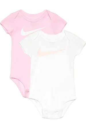 Nike Baby Essentials 5-Piece Gift Set Sport Pink
