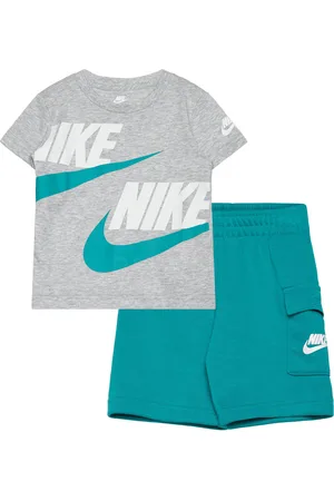 Nike Nkb B Nsw Hbr Cargo Short Set Sport Sets With Short-sleeved T-shirt Grey