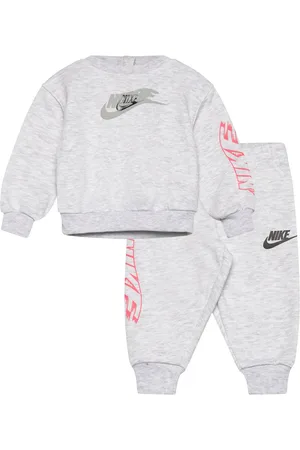 Nike Nkb B Nsw On The Move Crew Set Sport Sweatsuits Grey