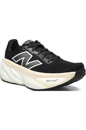 New Balance Freshfoam More V5 Sport Sport Shoes Sport Running Shoes Black