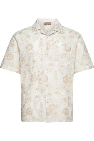 Rue de Tokyo Seth Embroidered Flower Tops Shirts Short-sleeved Shirts Beige