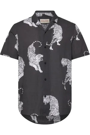 Revolution Short-Sleeved Cuban Shirt Tops Shirts Short-sleeved Shirts Black