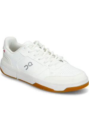 On Running The Roger Clubhouse Sport Sport Shoes Sport Sneakers Sport Low Top Sneakers White
