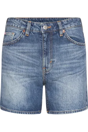 Monki Aimo Mid-Rise Straight Leg Denim Shorts Bottoms Shorts Denim Shorts Blue