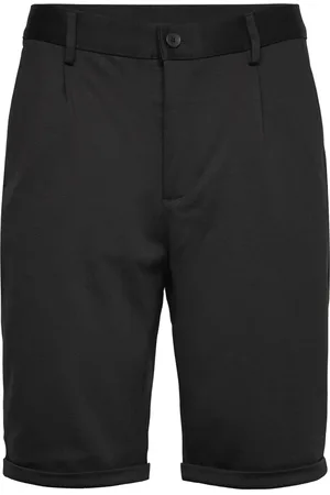 Lindbergh Pleated Shorts Bottoms Shorts Chinos Shorts Black