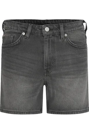 Monki Aimo Mid-Rise Straight Leg Denim Shorts Bottoms Shorts Denim Shorts Black