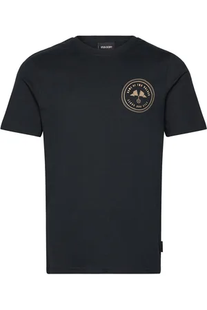 Lyle & Scott Game Of Two Halves Graphic T-Shirt Tops T-shirts Short-sleeved Black