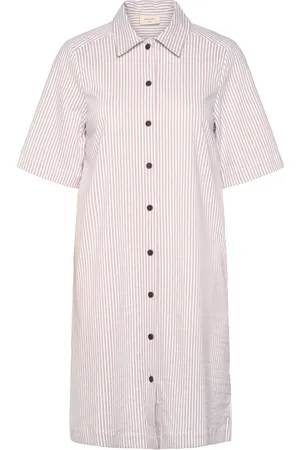 Freequent Shirt Dress From Freequent In A Soft Material With Yarn Dyed Stripes. The Dress Lyhyt Mekko Beige