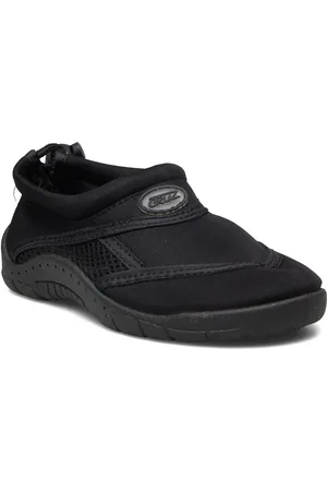Cruz Greensburg Water Shoe