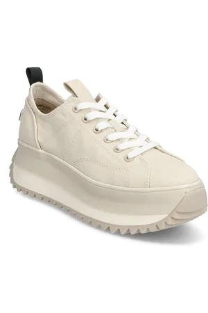 Tamaris Women Lace-Up Cream