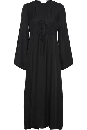 BUBBLEROOM Norah V-Neck Strap L/S Dress
