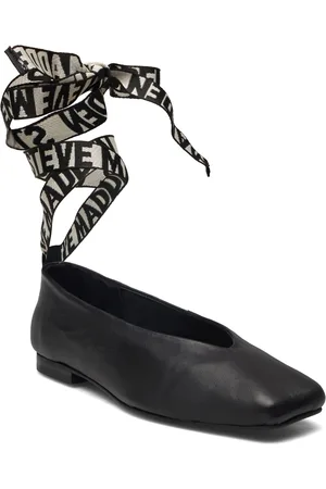 Steve Madden Fosse Ballerina Black