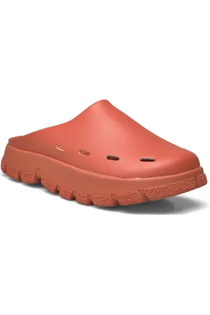 H2O Trek Closed Sandal Red