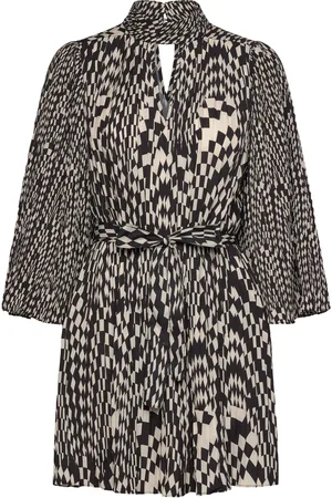 French Connection Fern Arie Pleated Ella Ggt Drs Black
