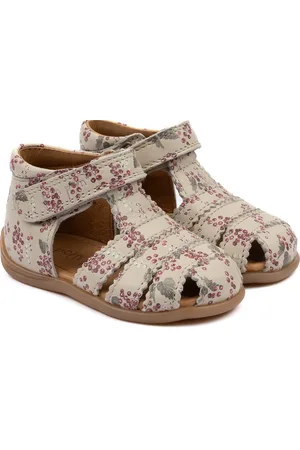 Pom Pom Starters Scallop Velcro Sandal Cream