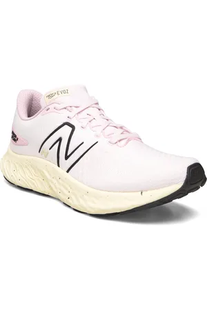New Balance Freshfoam Evoz V3