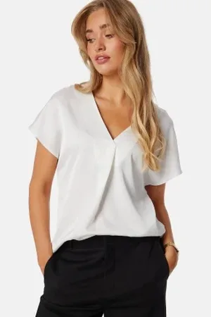 VILA Viellette V-neck S/S SATIN TOP 34