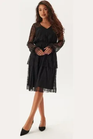 Happy Holly Tiered Puff Sleeve Lace Midi Dress 32/34
