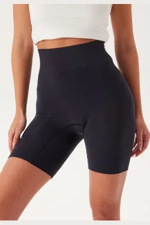 Dorina Essensual Mid Waisted Shorts XS