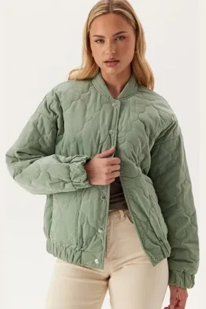 ONLY Onlaime L/S CORD QUILT JACKET Lily Pad XS