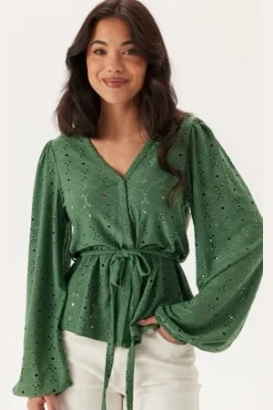 Happy Holly Soft Broderie Anglaise Top 48/50