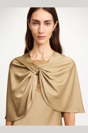 By Malene Birger Pinlos cape