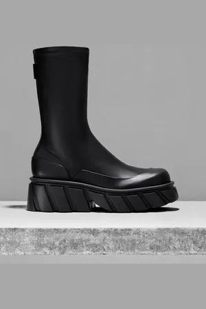 CHARLES & KEITH Aberdeen Side-Zip Platform Boots