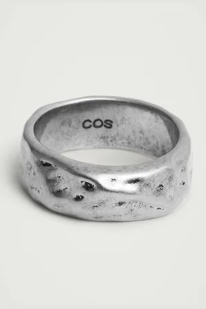 COS HAMMERED CHUNKY RING