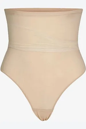 MAGIC Bodyfashion Shaping-housut Hi Waist Thong - medium support