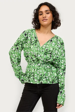 Soaked in Luxury Pusero slIna Wrap Blouse LS