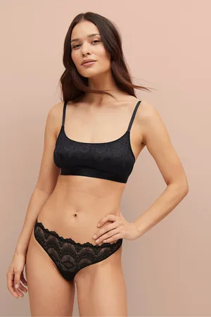 Understatement Stringit Lace String