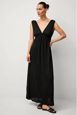Gina Tricot Maximekko Deep V Maxi Dress