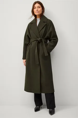ELLOS Takki Robe Coat flip-floppien kanssa