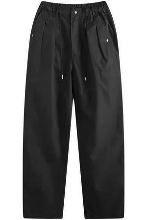 UNIFORM Men