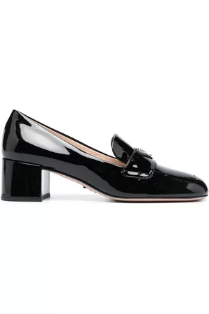 Prada Naiset Loaferit - 50mm triangle-logo patent leather loafers